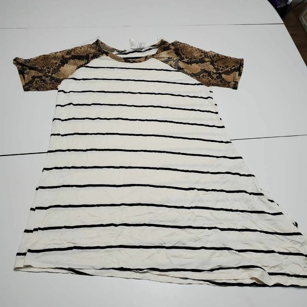Now N Forever Womens Tunic Top White Striped Snakeskin Stretch Asymmetric Hem S